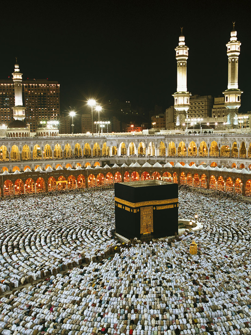 Kaaba at Night - Thumbnail View 1