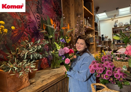 Thumbnail for Blumen selbst binden: 5 einfache Tipps für Deko-Ideen mit Komar Fototapeten