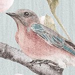 Uccello con piume rosse e blu seduto su un ramo